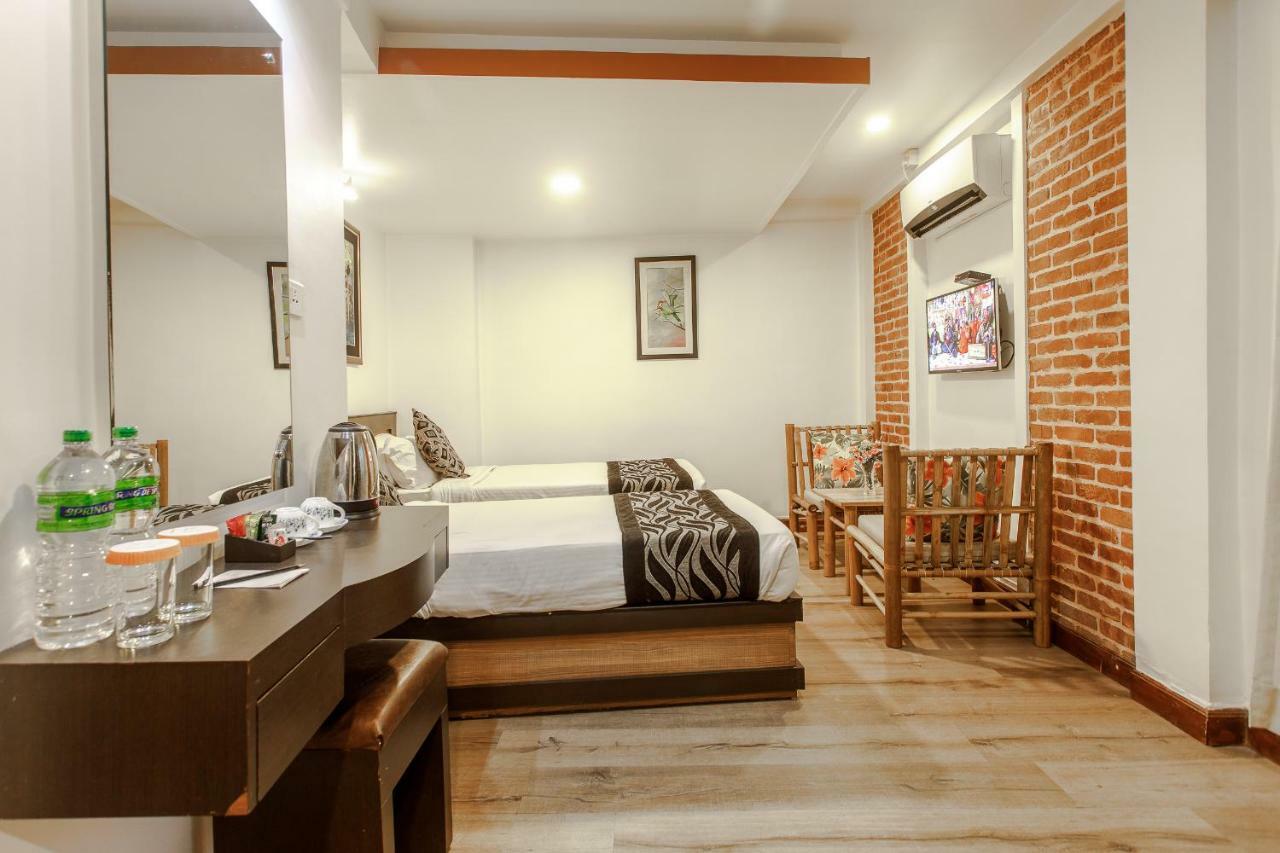 Hotel Shreesu Kathmandu Esterno foto