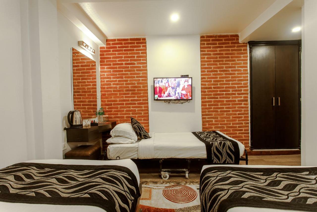 Hotel Shreesu Kathmandu Esterno foto