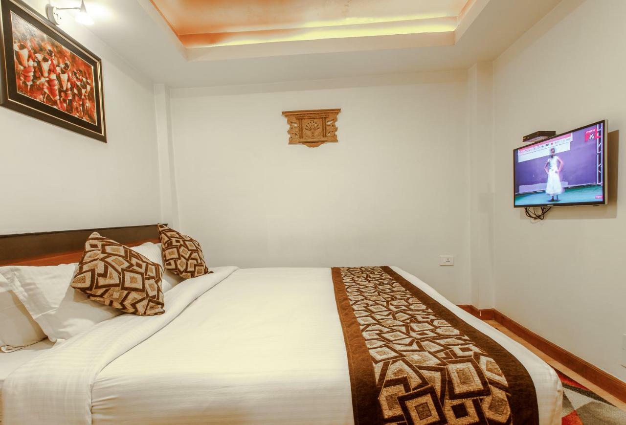 Hotel Shreesu Kathmandu Esterno foto